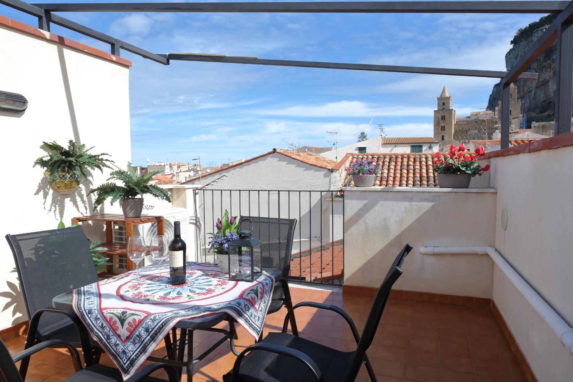 Terrazza Del Cortile - By Vacation Service チェファル エクステリア 写真